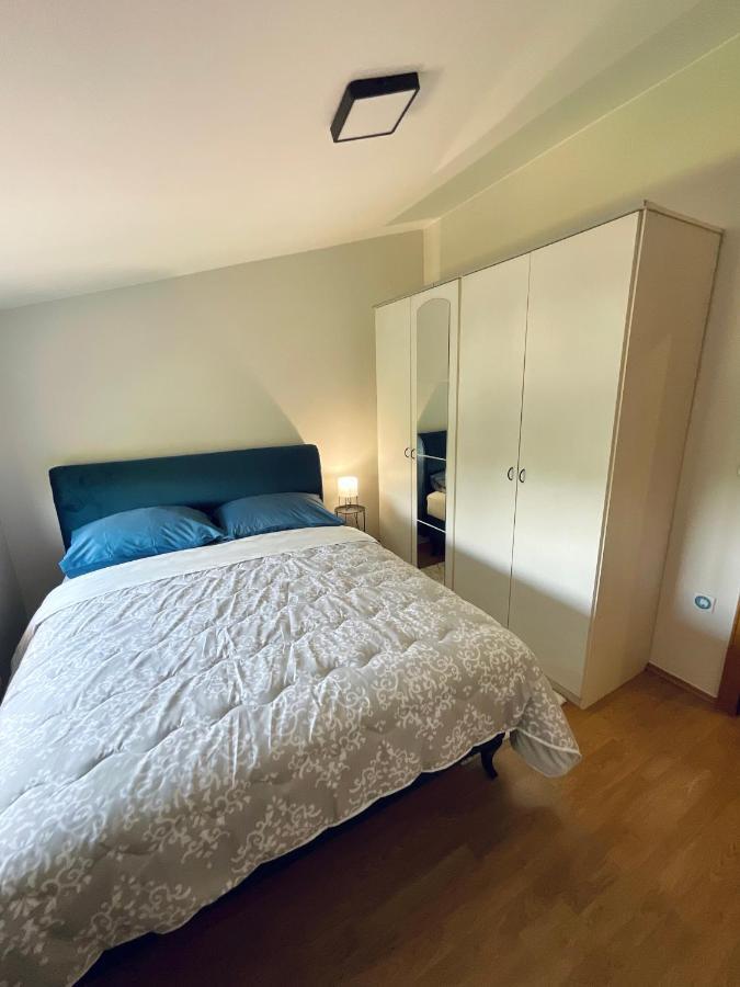 Apartment Camellia ยูบุสกี ภายนอก รูปภาพ